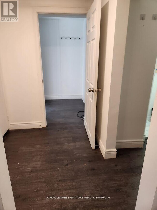 Photo du bâtiment - 406 Tamarack Dr