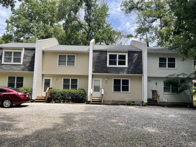 Building Photo - 158 Albemarle Dr