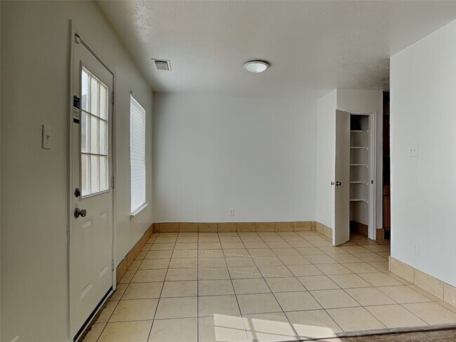 Foto del edificio - 6630 Rusty Ridge Ln