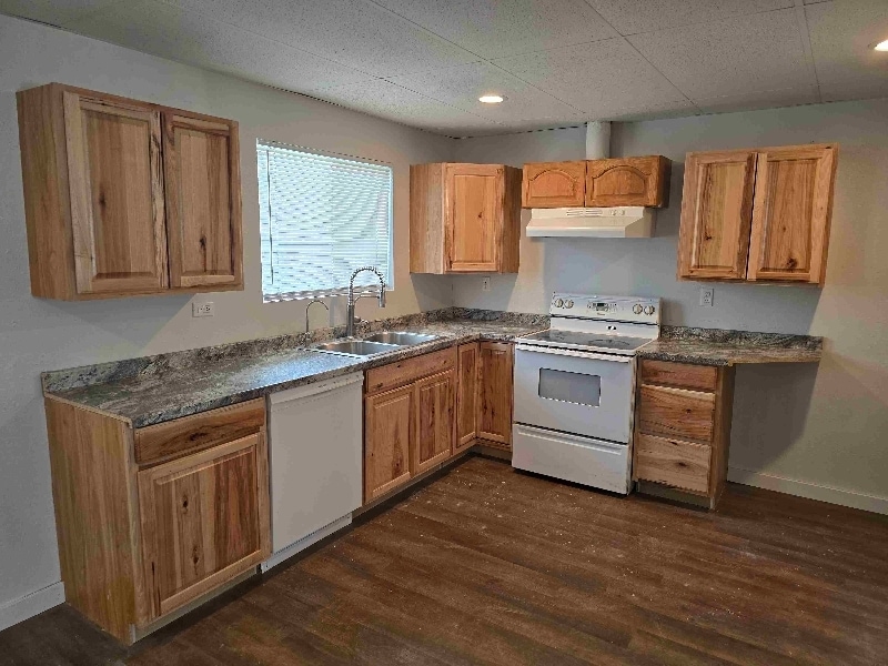Primary Photo - 673 Whittle Ln
