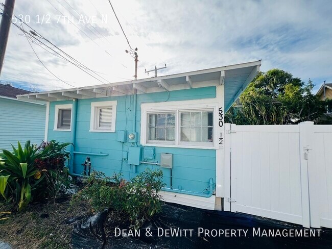 Building Photo - Historic Uptown 1/1 Cottage Style Apartmen...