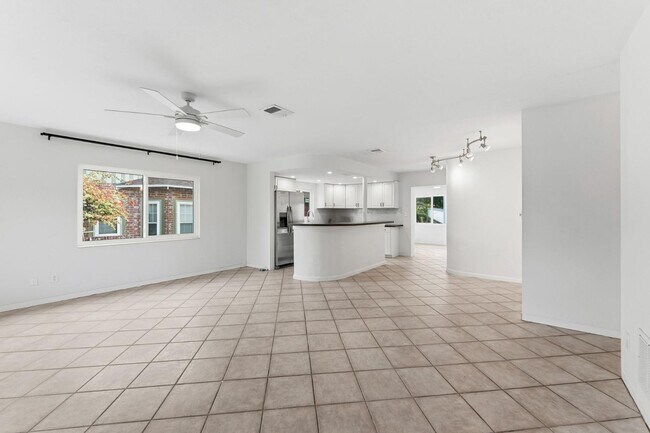 Photo - 766 20th Ave N House