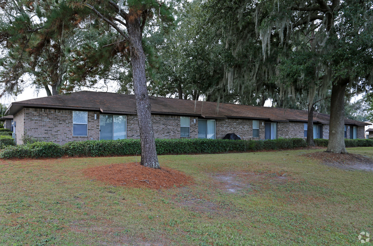 Building Photo - Evergreen Apartments