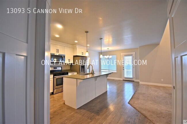 Foto del edificio - Beautiful 3 Bed Riverton Townhome! No Depo...