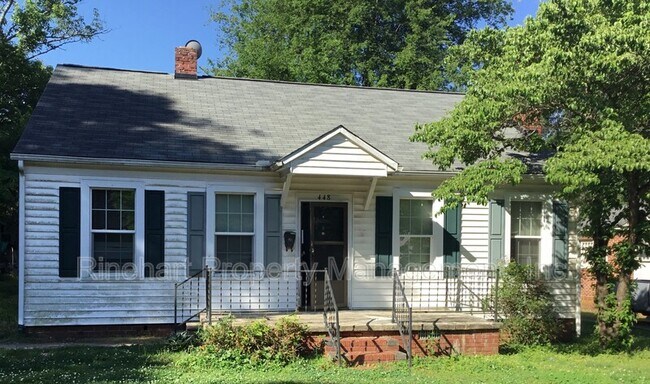 Foto del edificio - 448 Willowbrook Ave