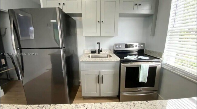 Foto del edificio - 6828 NW 3rd Ave