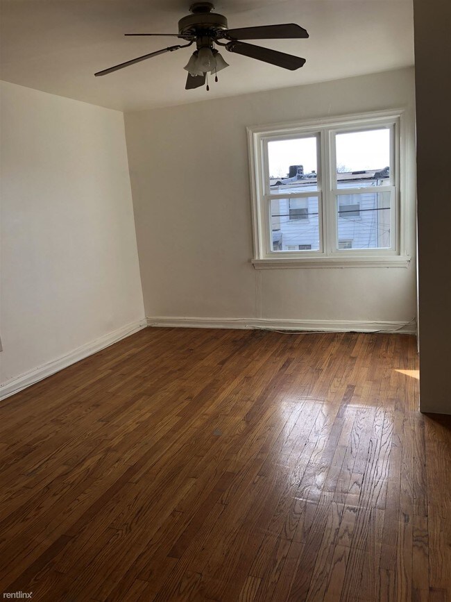 Building Photo - 5120 Pembridge Ave