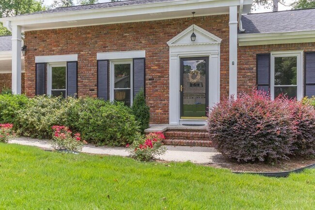 Building Photo - 2118 Allaire Ln NE