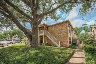 Building Photo - 1311 Antoine Dr