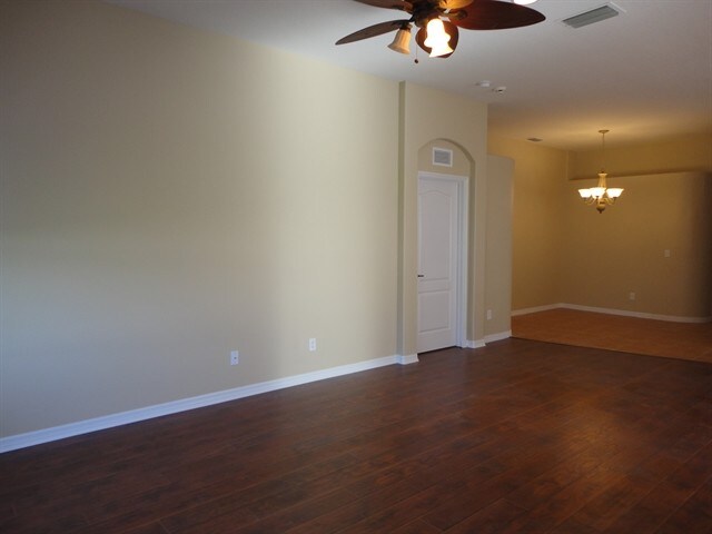 Building Photo - 5128 Lansdowne Way