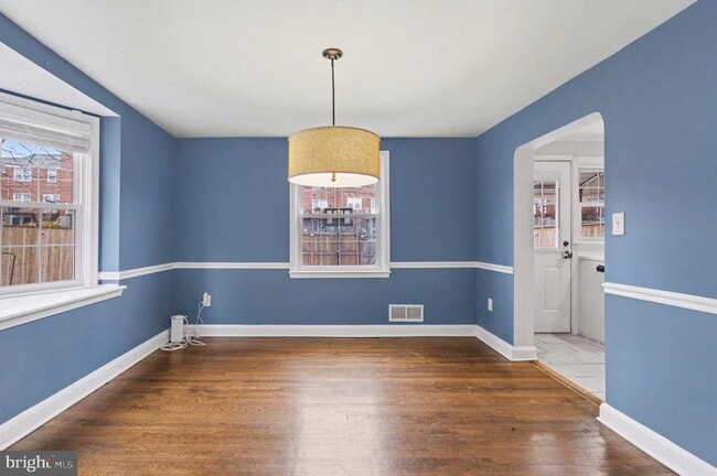 Foto del edificio - 1546 Putty Hill Ave