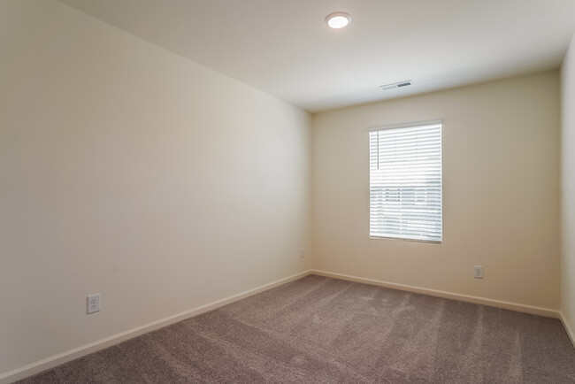 Building Photo - Fantastic 3bd/2ba home! Let yourself in!