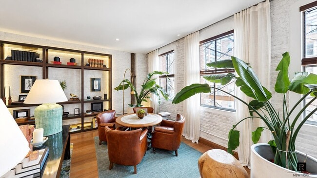 Foto del edificio - 169 Hudson St