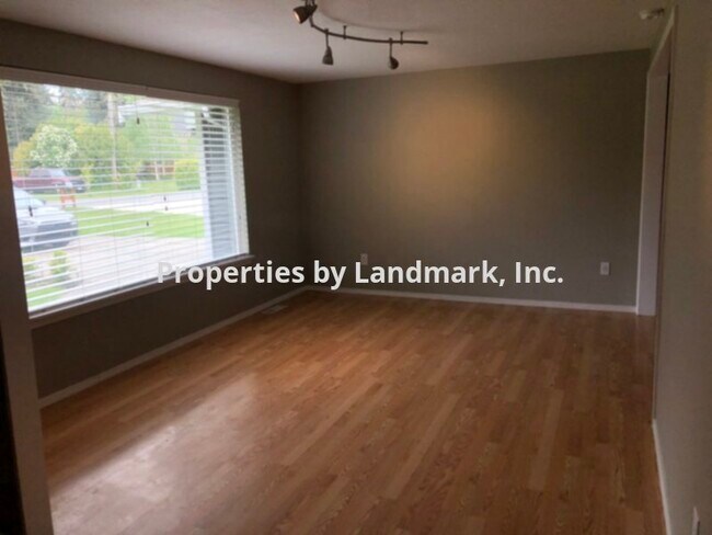 Building Photo - 322 N Solmar Dr