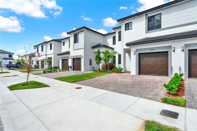 Building Photo - 13642 SW 157th Pl