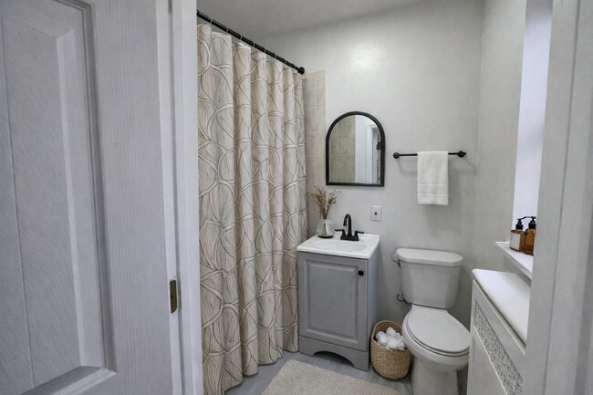 Building Photo - 6830 S South Shore Dr