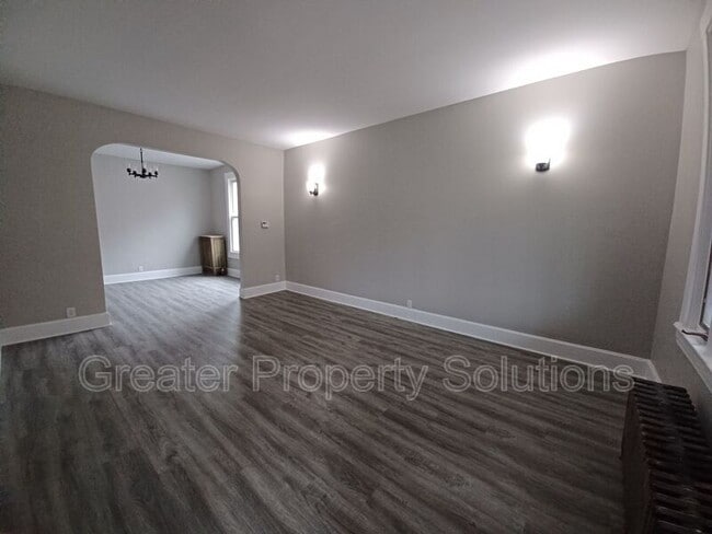 Building Photo - 1719 Sheridan Ave