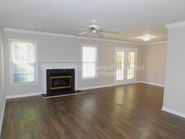 Foto del edificio - 5609 Wellsley Dr W