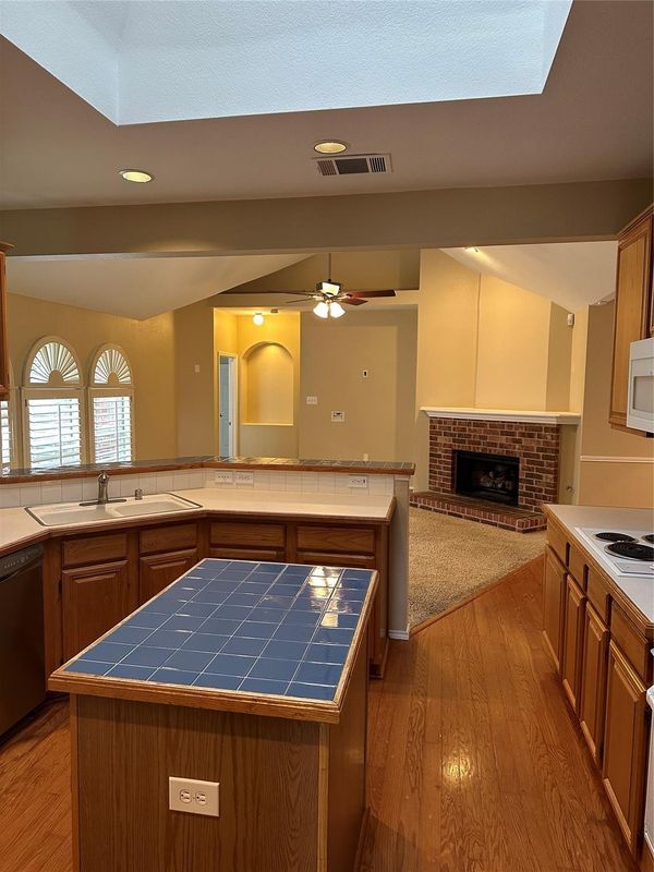 Foto del edificio - 3524 Misty Meadow Dr