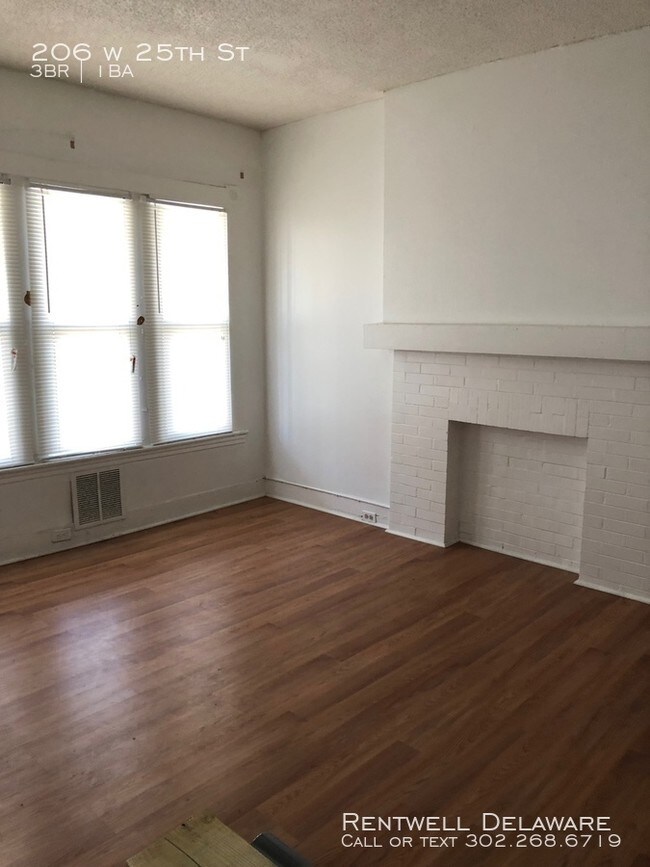 Building Photo - 3 bed / 1 bath 1200.00 (Section 8 approved)