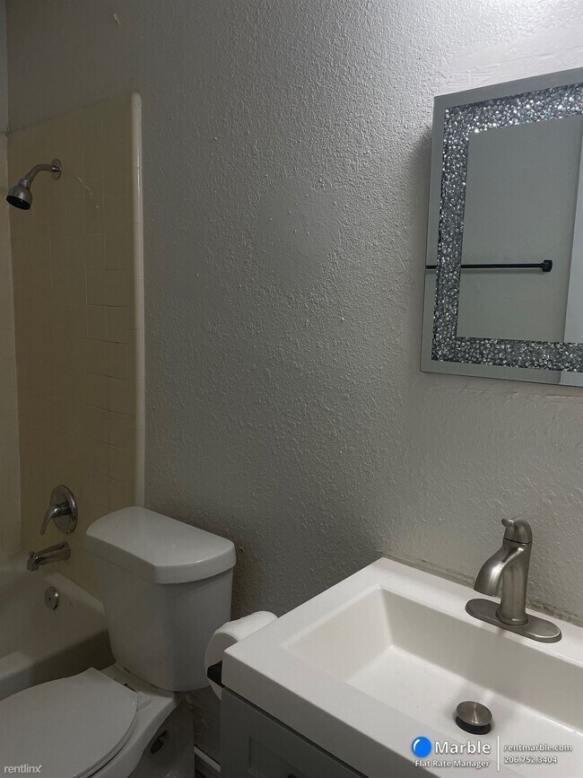 Building Photo - 4 br, 2 bath House - 2705 N 27th St