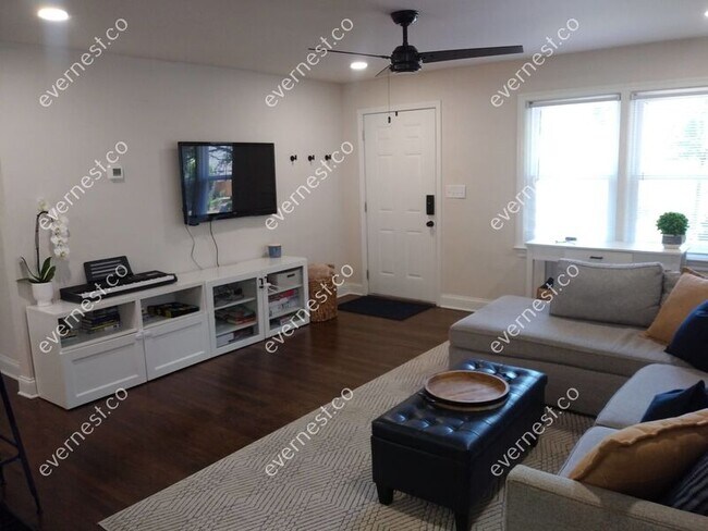 Foto del edificio - 2582 E Tupelo St SE