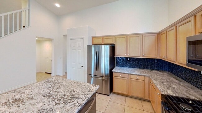 Building Photo - Spacious 4 Bedroom 3 Full Bathroom Home in...