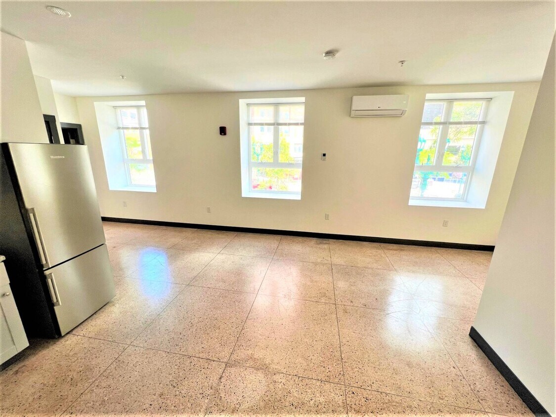 Foto principal - 480 S Salina St