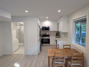 Building Photo - 4958 Chalet Pl