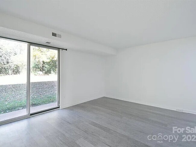 Foto del edificio - 9401 Old Concord Rd