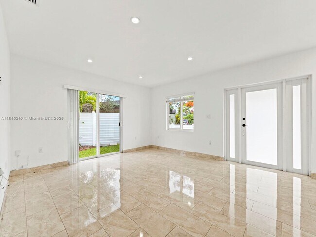 Foto del edificio - 19715 SW 99th Pl