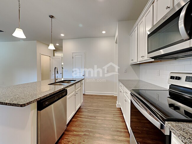 Foto del edificio - 574 Tumbled Stone Way