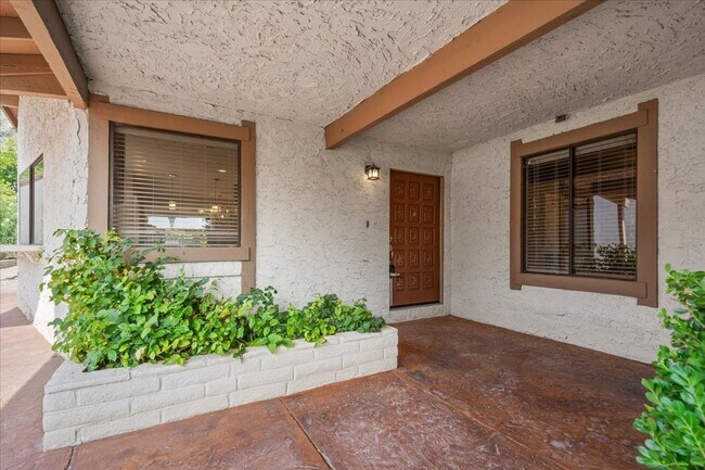 Building Photo - Modern Living - Spanish Oaks, Single Story...