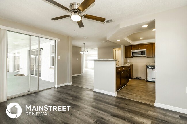 Foto del edificio - 7025 Rockwood Dr