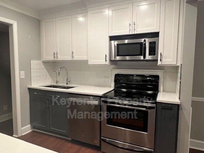 Building Photo - 4318 Belleview Ave