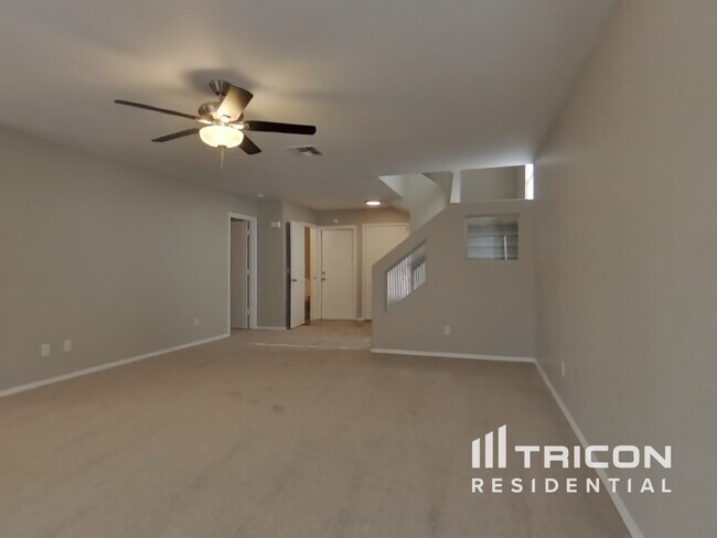Building Photo - 11801 W Poinsettia Dr
