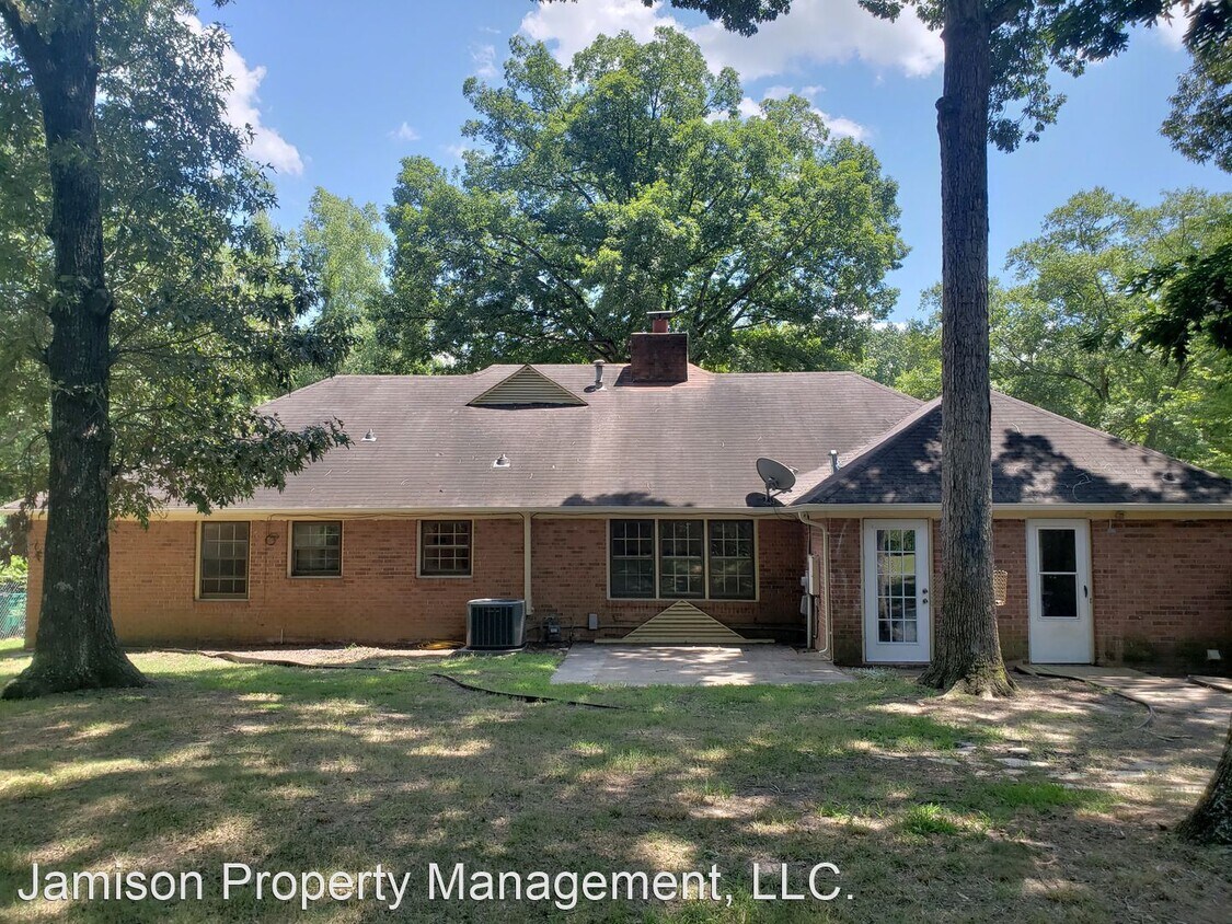 Primary Photo - 3 br, 2 bath House - 814 Pineborough Rd