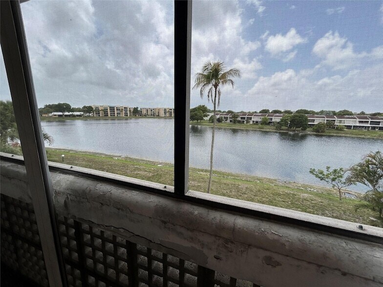 Foto principal - 3301 Spanish Moss Terrace