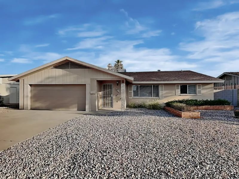 Primary Photo - 413 E Fremont Dr