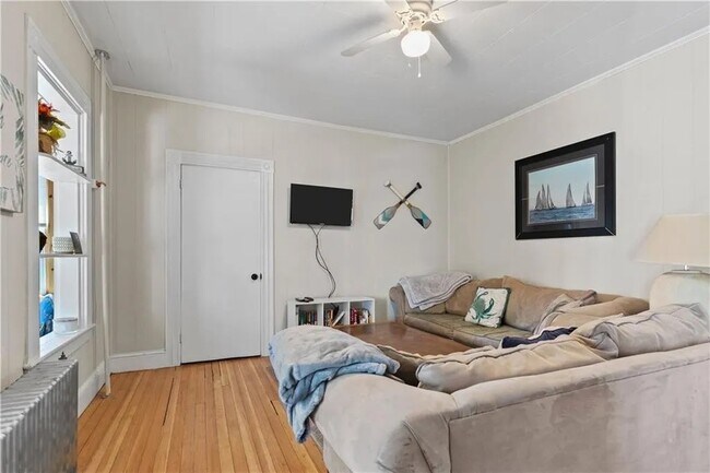 Photo - 16 Dean Ave - 1 Apartment