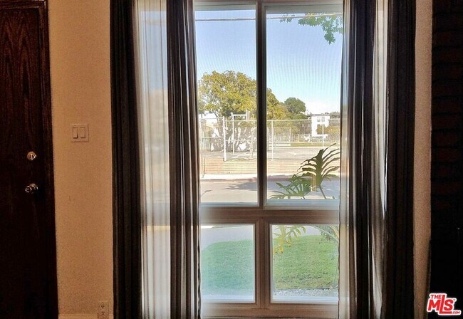 Building Photo - 7830 Pso Del Rey