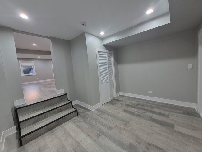 Building Photo - 861 Campbell Ave