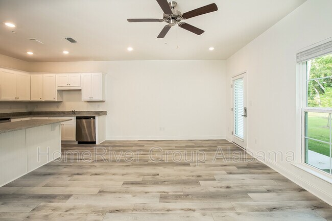 Building Photo - 102 Cabot Ln
