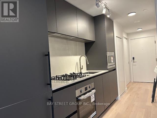 Photo du bâtiment - 1720 Bayview Ave