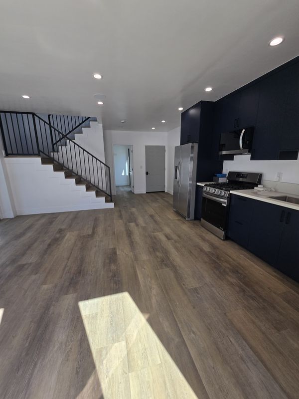 Building Photo - 14121 Califa St