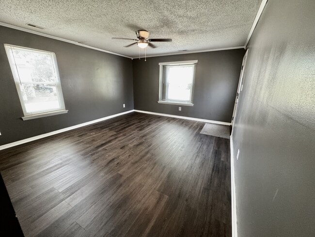 Building Photo - 1417 Goldfinch Ln