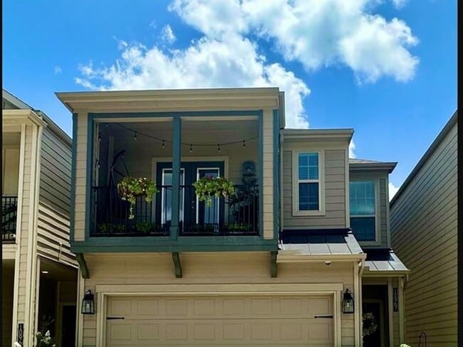Building Photo - Like NEW - Built in  2020 - Charming Singl...