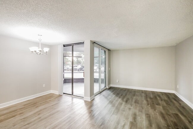 Foto del edificio - 8205 SW 152nd Ave