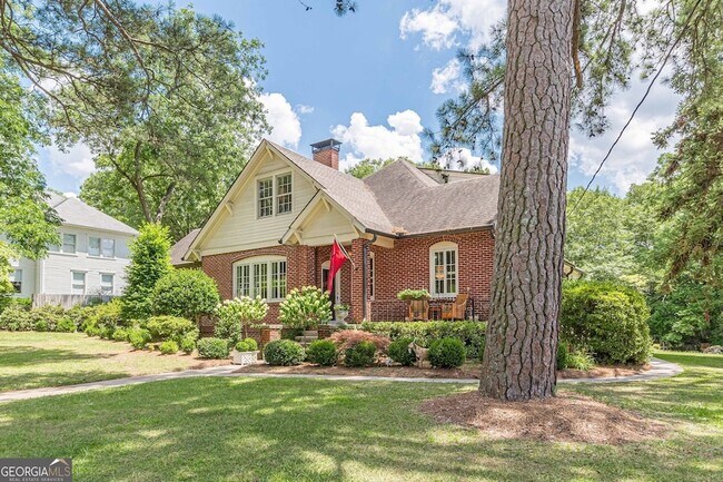 Building Photo - 1878 Cambridge Ave