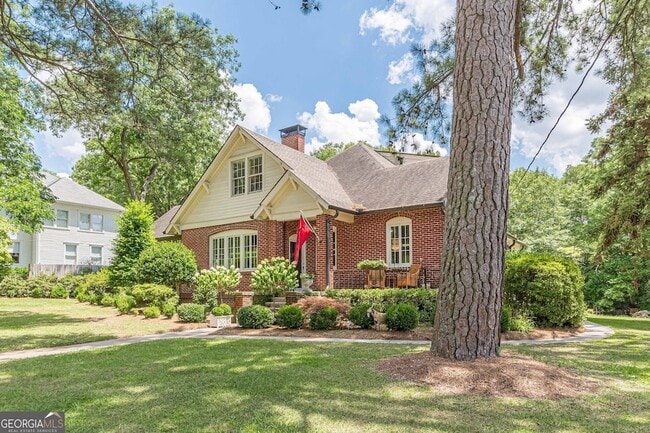 Foto del edificio - 1878 Cambridge Ave